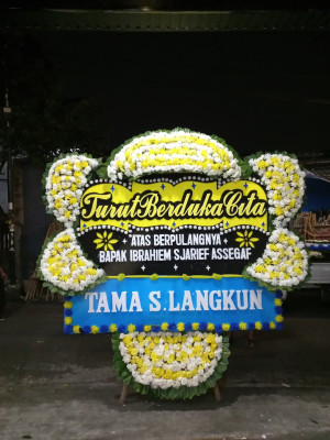 Papan Bunga Duka di Tirtosari